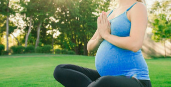 Приглашаем на йогу для беременных